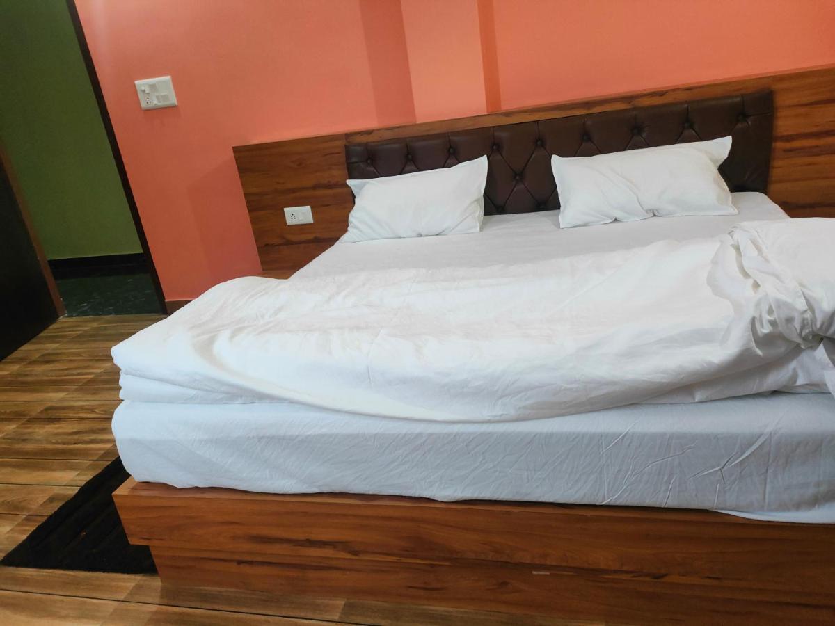 Hotel Rishabh And Banquet Hall Pithoragarh Luaran gambar